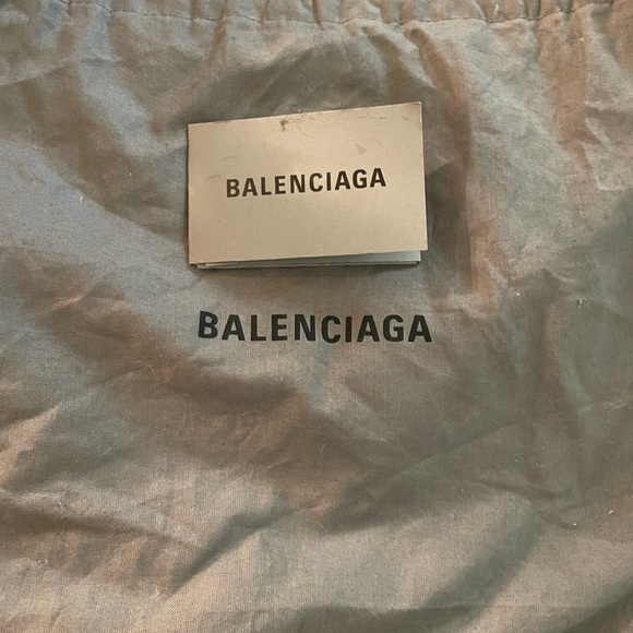 BALENCIAGA HOURGLASS SMALL HANDBAG CROCODILE EMBOSSED IN ALL BLACK - Picture 13 of 14